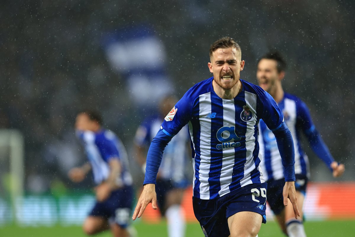 Abram alas que nós vamos ao Jamor🤩

#FCPorto #FCPSCP #TaçadePortugal