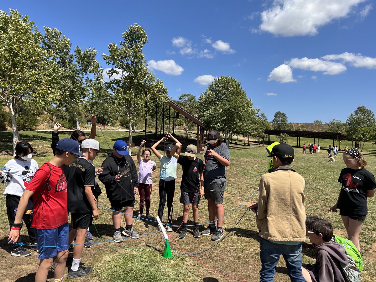AcaciaCarrillo's tweet photo. Team building activities! https://t.co/3I8I1a08yw