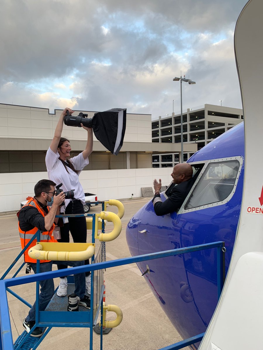 schellycat's tweet photo. I like seeing photos of creatives working. Here’s me this morning working for the greatest company @SouthwestAir https://t.co/s90o6YIbV2