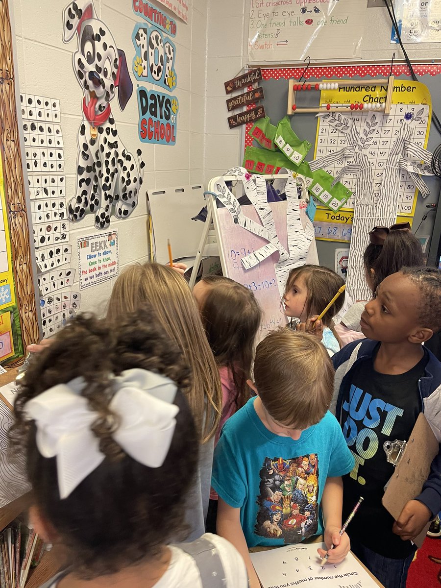 afielder76's tweet photo. Mystery Science is so much fun!!! Camouflage! Can you find the moths on the try and which ones would be in danger first and why! #MESTryathon @MunfordElem https://t.co/lES7tX3R6T