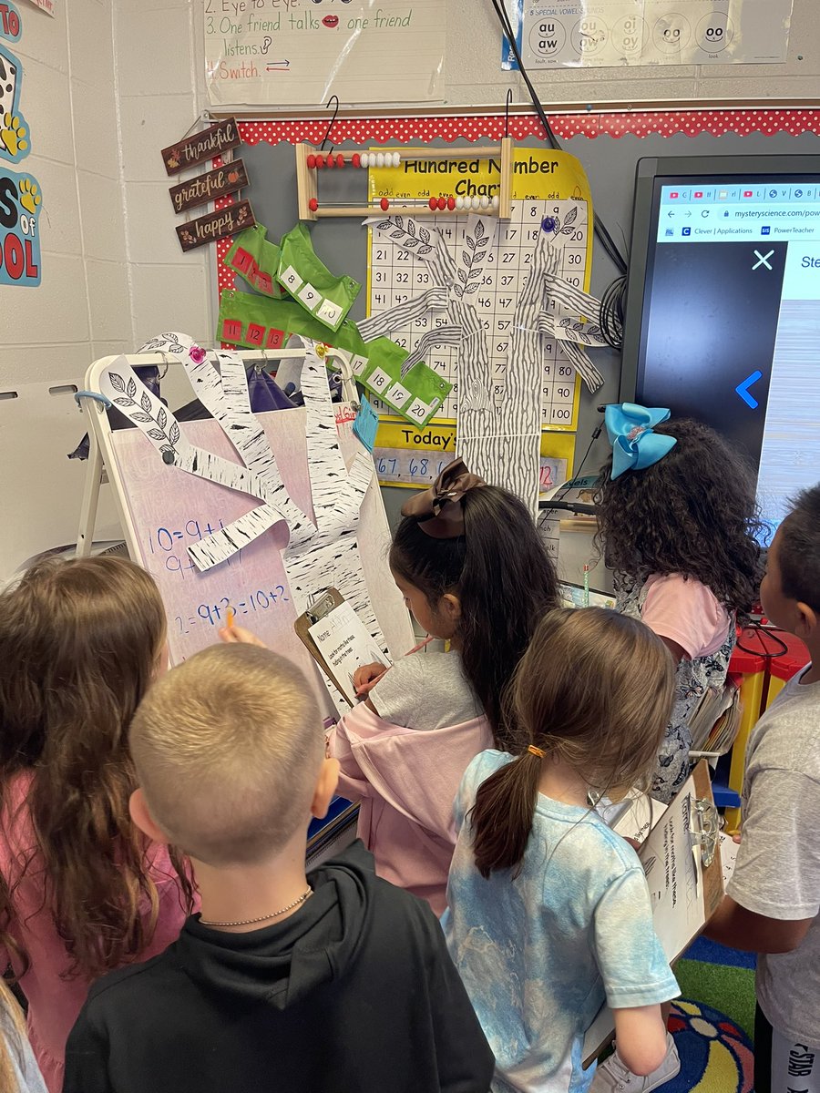 afielder76's tweet photo. Mystery Science is so much fun!!! Camouflage! Can you find the moths on the try and which ones would be in danger first and why! #MESTryathon @MunfordElem https://t.co/lES7tX3R6T