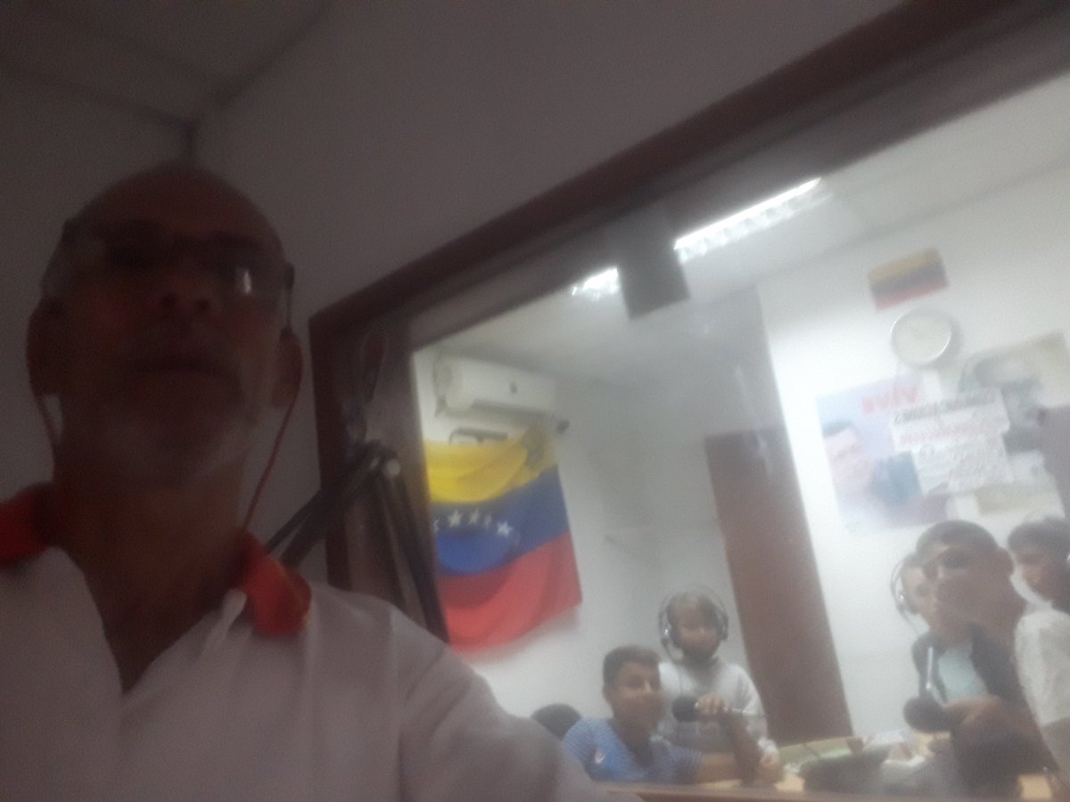 RADIO CIUDAD CARIBIA (@radiocaribia) on Twitter photo En el Marco d las 3R.NET, Seguimos avanzando con los talleres iniciación a la locución,producción,edición d contenidos a jóvenes d la comunidad por la formación necesaria venceremos! <a href="/NicolasMaduro/">Nicolás Maduro</a> <a href="/drodriven2/">Delcy Rodríguez</a> <a href="/dcabellor/">Diosdado Cabello R</a> <a href="/numamolina/">numa molina</a> <a href="/pestana_jl/">José Pestana</a> <a href="/gestionperfecta/">Carmen Meléndez</a> En el Marco d las 3R.NET, Seguimos avanzando con los talleres iniciación a la locución,producción,edición d contenidos a jóvenes d la comunidad por la formación necesaria venceremos! <a href="/NicolasMaduro/">Nicolás Maduro</a> <a href="/drodriven2/">Delcy Rodríguez</a> <a href="/dcabellor/">Diosdado Cabello R</a> <a href="/numamolina/">numa molina</a> <a href="/pestana_jl/">José Pestana</a> <a href="/gestionperfecta/">Carmen Meléndez</a>