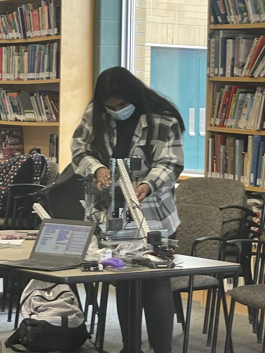 JennParrington1's tweet photo. These ladies are unstoppable!  Day 1 of @skillsontario VEX Robotics Competition with our great grade 10 team @JCR_Storm! @muller_mon @DDSBSchools @DDSBSchools https://t.co/trDBzuV3Bj