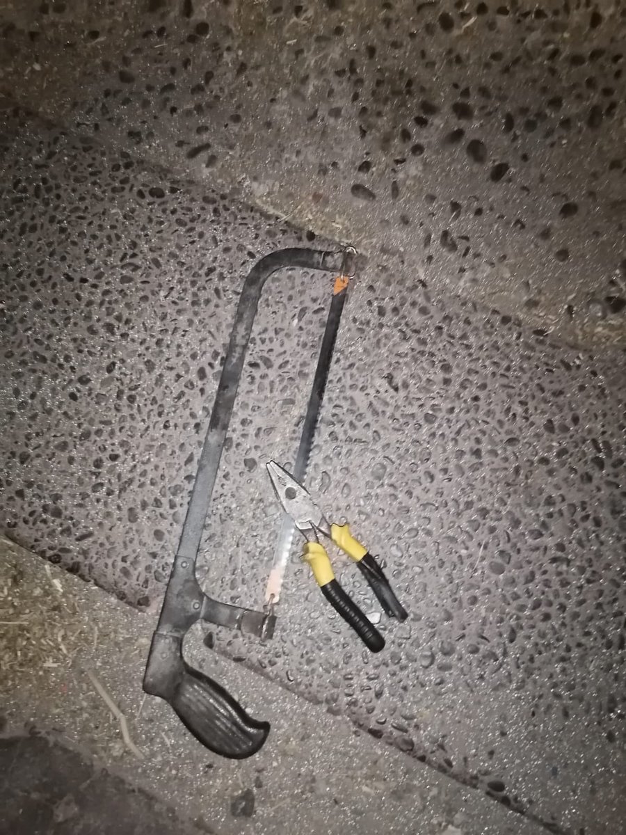 cokevillablanca's tweet photo. Robo a @bomberoschile durante dos noches seguidas, delincuentes sin escrúpulos y bomberos siendo afectados por la delincuencia… Necesitamos #ayuda ya!!!
@BioBioChileCuen @tudia_13 @MatinaldeCHV @MuchoGustoMEGA @Carabdechile @PDI_CHILE https://t.co/rbmoLAZGvY
