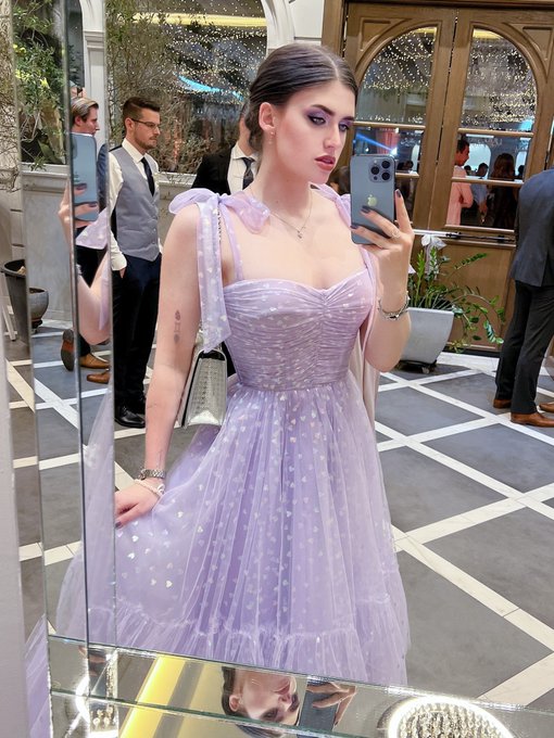Dress giving princess vibes ? https://t.co/Y0rOKxGk9P