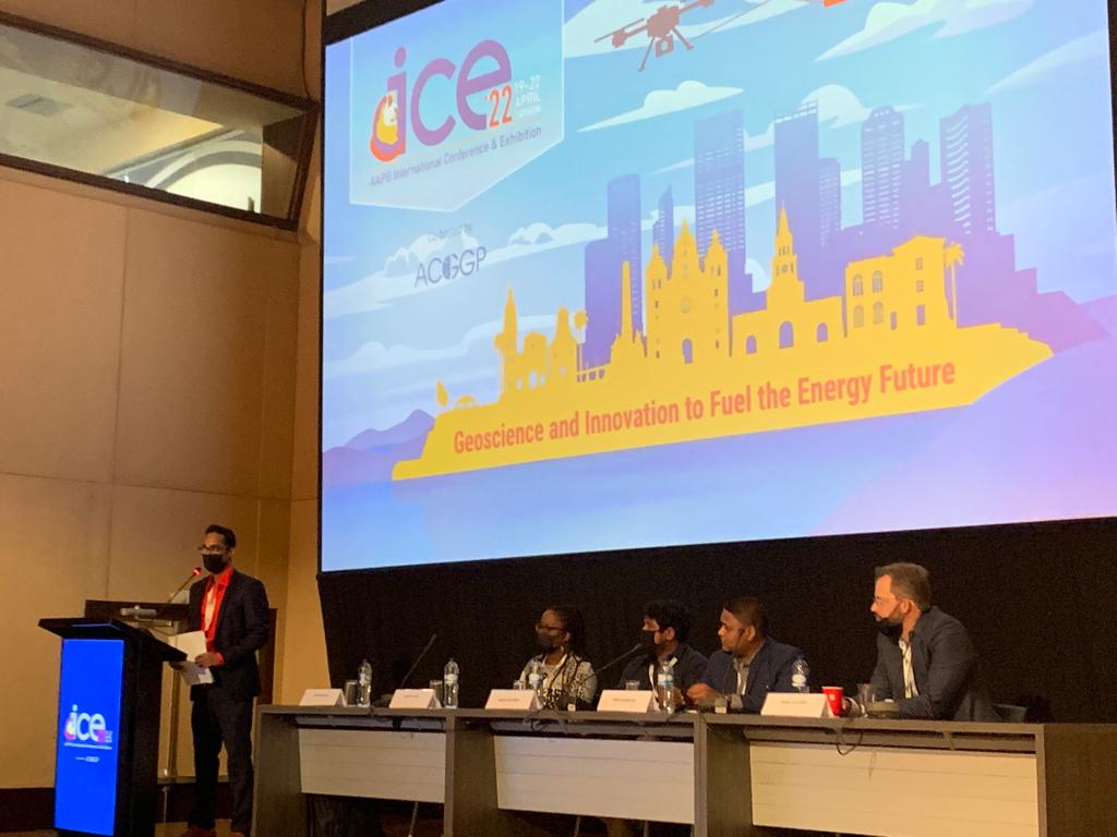 MoonXav's tweet photo. Thanks for holding this 🇹🇹 Country Session @AAPG. And many thanks to Ayasha Nickie of @TTMEEI, Ryan Ramsook of @Trinity_PLC, Marc Quesnel of @Shell and Session Chair Javed Razack of @rampslogistics, for great presentations and discussion. 

@TouchstoneExp
@AAPGLA https://t.co/G2c6veO4fW