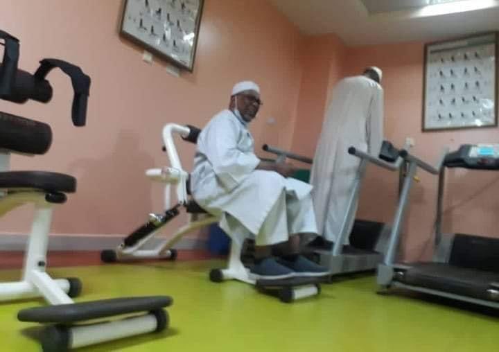 HkZuk's tweet photo. شكلو المخلوع قاعد يجهز للريمونتادا .. https://t.co/89CfMXtJ7l