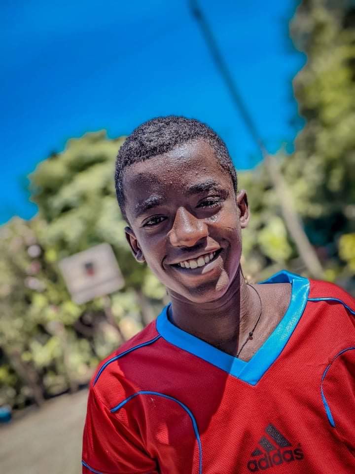awassachildren1's tweet photo. Meet Adissu Bekele! He is 13 years old and in sixth grade. He loves reading and being creative. He wants to be an electrical engineer when he’s older because he likes working with electricity and loves math! #awassa #children #hobbies #math @HouckCara @carahouck1  @CaraHouck2 https://t.co/2WLuiPl82I