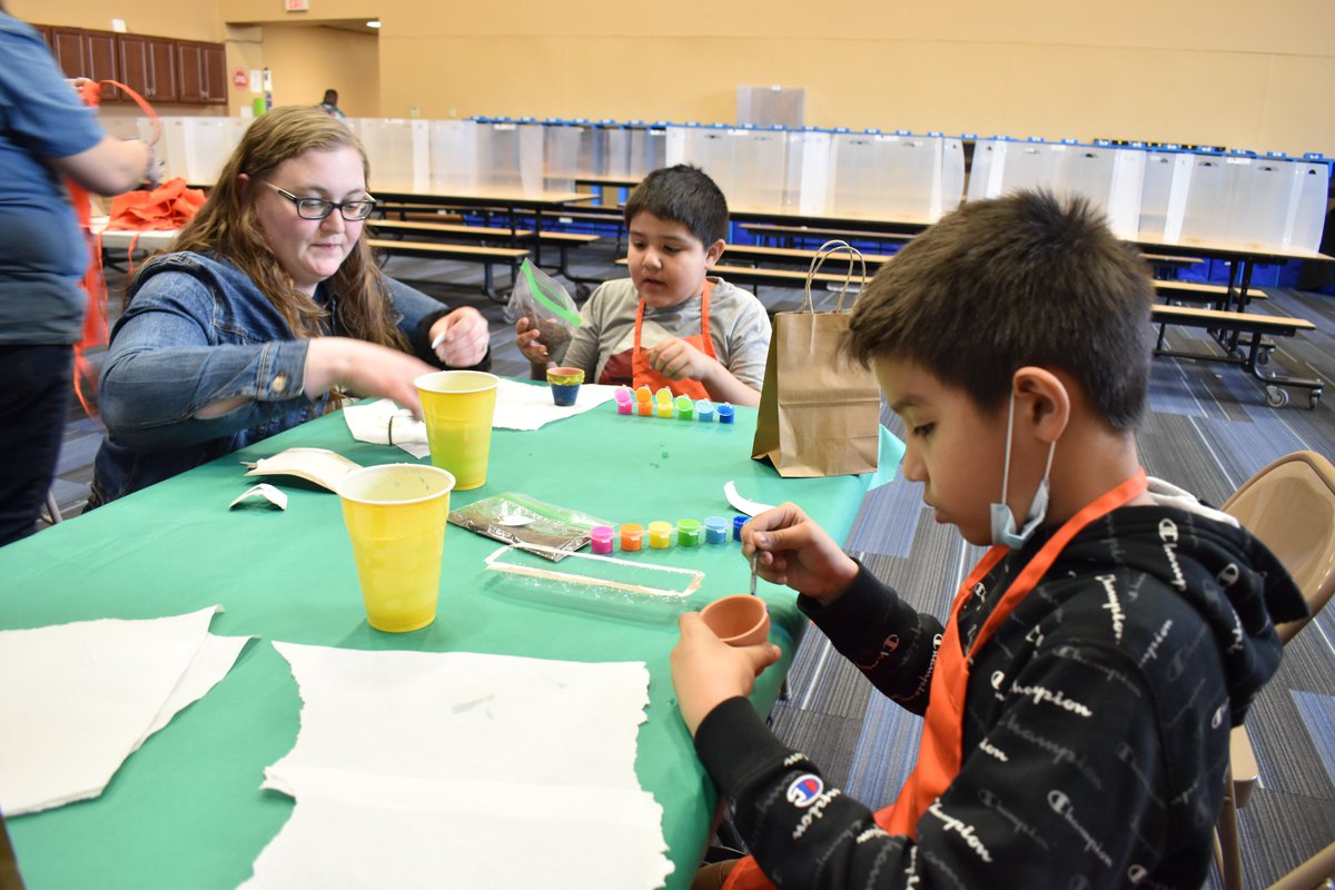 We had another GREAT visit from our friends at Old Navy in celebration of Earth Day!
These WONDERFUL volunteers from the Old Navy-Oswego location led youth in creating their very own planters, from start to finish!