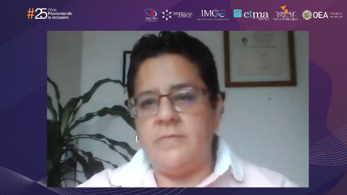 "Las #mujeres enfrentan doble carga de trabajo, si laboran fuera de casa y dentro de ella. Esto impacta en la selección de personal, las empresas prefieren hombres porque saben que no tendrían que cumplir con derechos licencia de maternidad o lactancia" <a href="/CarolinaKlee/">Caro Klée</a> <a href="/JCCMexico/">JóvenesConstructores</a>