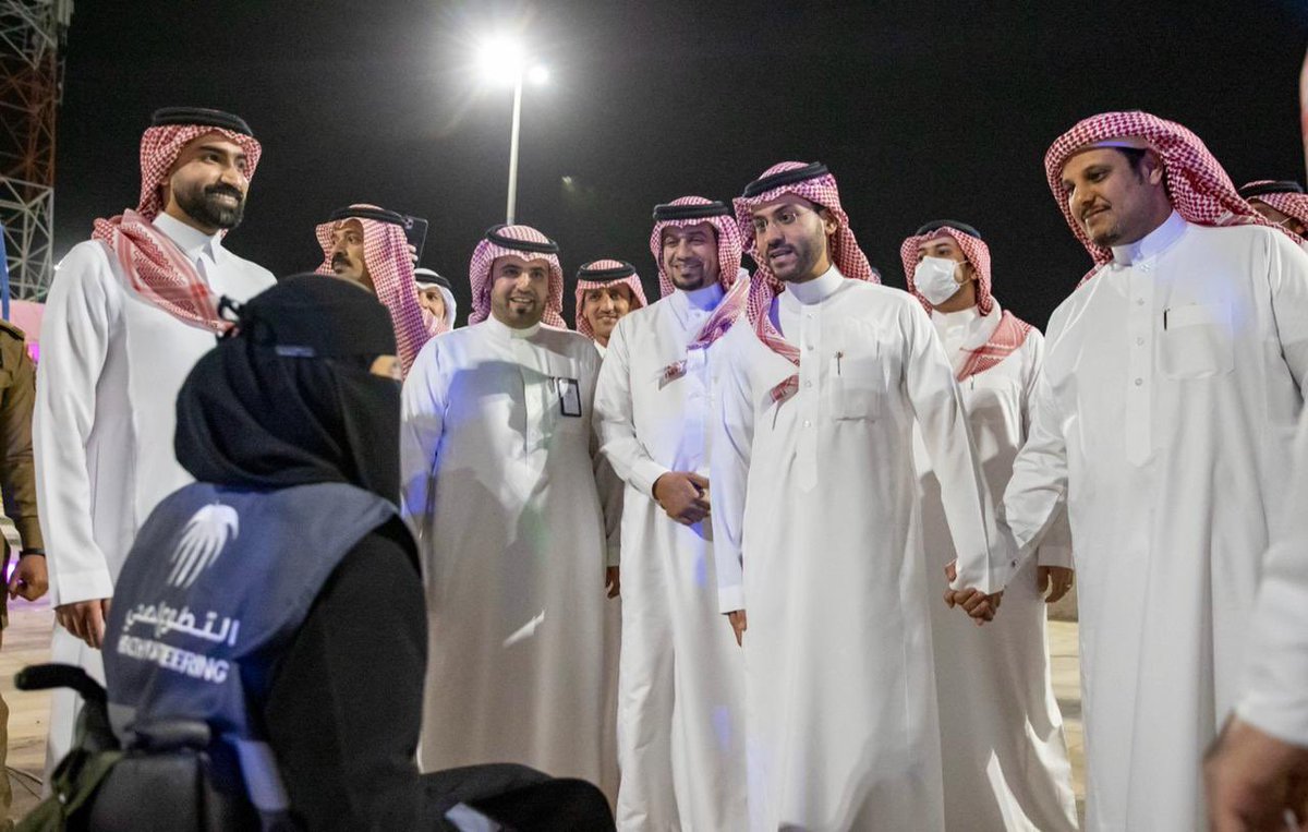 HVCHAIL's tweet image. برعاية سمو نائب أمير منطقة #حائل مدير عام #صحة_حائل @drFarhan_2030 يشارك في ختام مبادرة "صحتكم في خطوتكم" بتنظيم من @alahli_med و @Amanat_Hail 
وتم خلالها تكريم الإدارة الإشرافية للتطوع الصحي بمنطقة حائل 
@emara_hail
@H_Volunteering 
@hailhealth 
@SaudiMOH