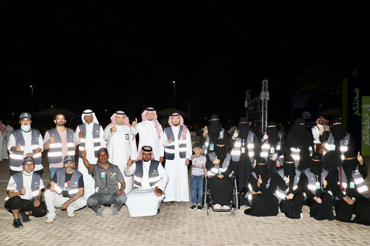 HVCHAIL's tweet image. برعاية سمو نائب أمير منطقة #حائل مدير عام #صحة_حائل @drFarhan_2030 يشارك في ختام مبادرة "صحتكم في خطوتكم" بتنظيم من @alahli_med و @Amanat_Hail 
وتم خلالها تكريم الإدارة الإشرافية للتطوع الصحي بمنطقة حائل 
@emara_hail
@H_Volunteering 
@hailhealth 
@SaudiMOH