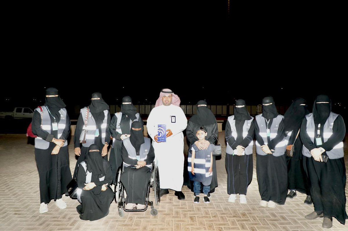 HVCHAIL's tweet image. برعاية سمو نائب أمير منطقة #حائل مدير عام #صحة_حائل @drFarhan_2030 يشارك في ختام مبادرة "صحتكم في خطوتكم" بتنظيم من @alahli_med و @Amanat_Hail 
وتم خلالها تكريم الإدارة الإشرافية للتطوع الصحي بمنطقة حائل 
@emara_hail
@H_Volunteering 
@hailhealth 
@SaudiMOH