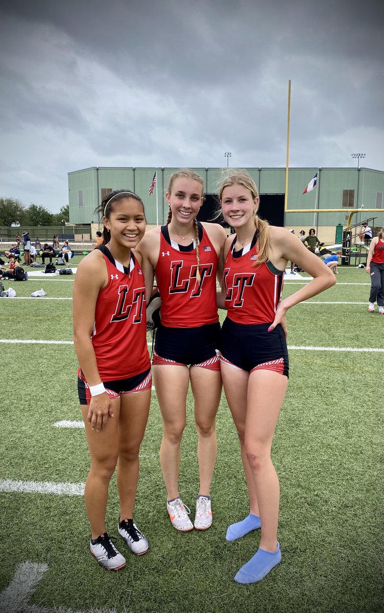 LTXCTF's tweet image. Girls go 1, 2, 3 in the 300H: Yule 3rd, Nguyen 2nd, Jaynes Area Champ! Regionals bound! 💪