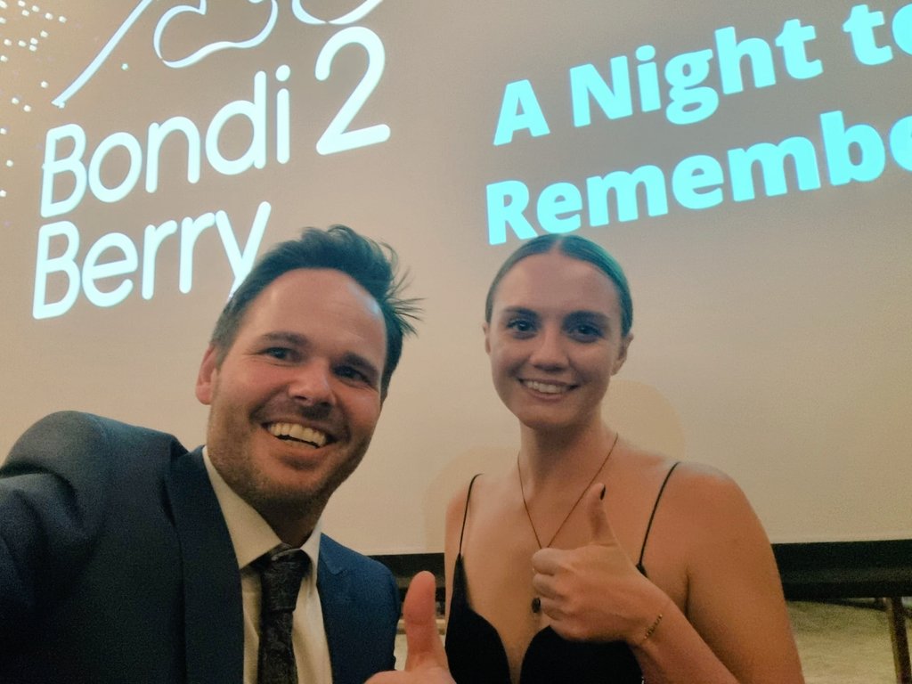 Wonderful to be part of <a href="/bondi2berry/">bondi2berry</a>'s Gala Dinner last nite 🙏

Alongside <a href="/DementiaAus/">Dementia Australia</a> &amp; some truly inspirational speakers,  awareness &amp; funds were raised to help find a cure for #dementia 🔬🧠

Donate to dementia #research 👉  drct-bondi2berry.prod.supporterhub.net/donations/bond…