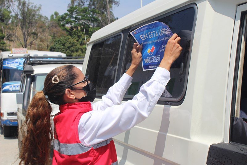 T_TicketVzla's tweet photo. #GMTV avanzando paso a paso, en la construcción de la patria próspera e incorporando a los transportistas al sistema de cobro de pasaje electrónico VeTicket. Venezuela da la batalla por el bienestar social del pueblo. Fotos cortesía: @TransporteGobVe https://t.co/yv5V2iNZyh