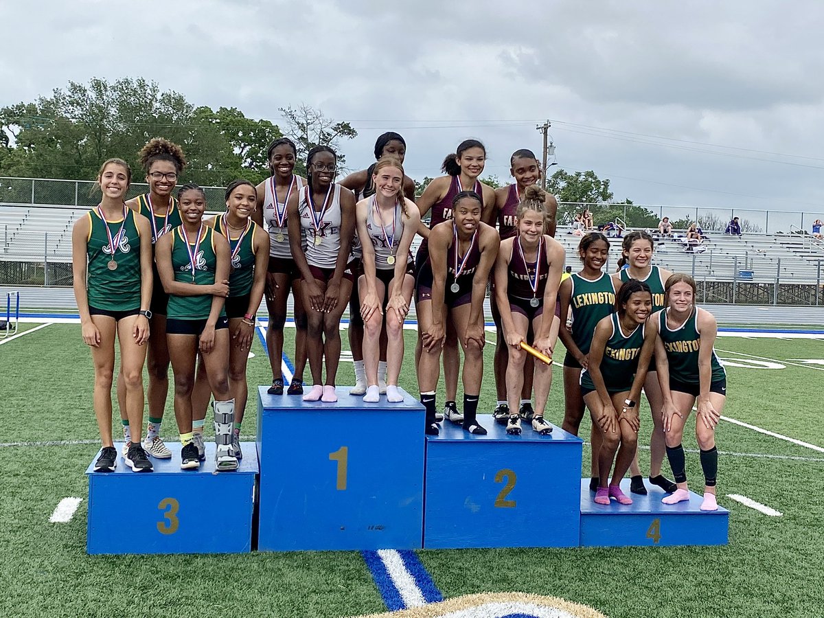 ladybeestrack's tweet photo. Congratulations to our Sprint Relay on their 3rd place finish &amp; advancement to Regionals! 🐝

—Sydney Lambert, Yasmine Traore, Taylor Brooks, &amp; Sam Bankhead https://t.co/9aURjUCptU