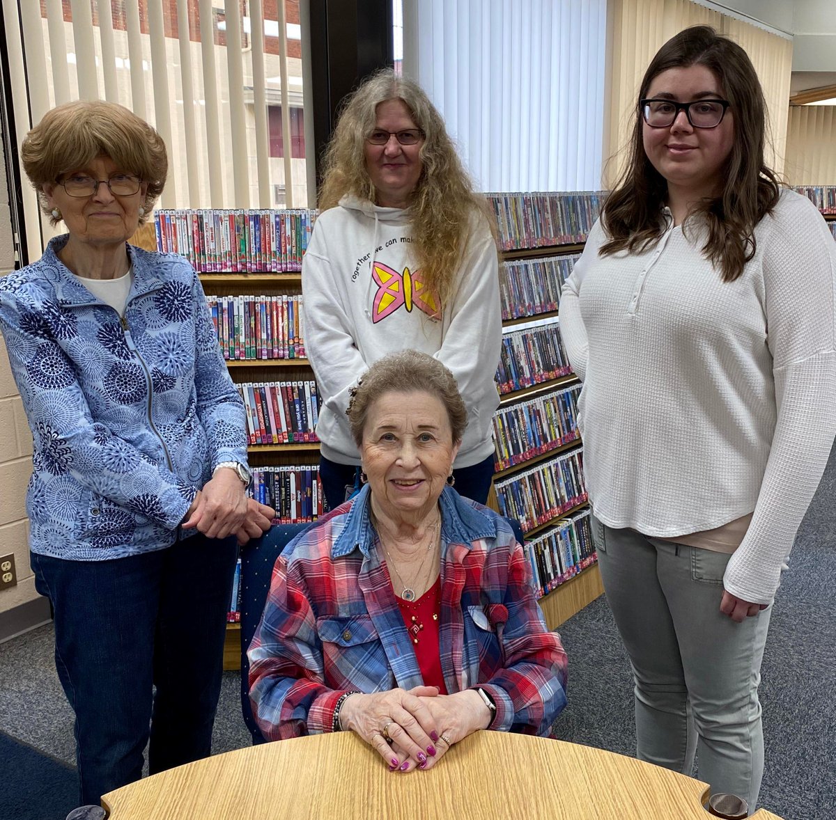 Sabina_Library's tweet image. Library staff celebrated Carlynn Breakfield&apos;s retirement this morning. We wish her all the best on her new journey.