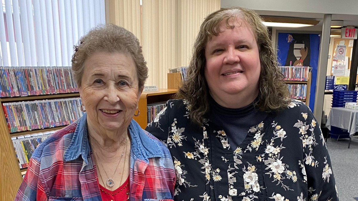 Sabina_Library's tweet image. Library staff celebrated Carlynn Breakfield&apos;s retirement this morning. We wish her all the best on her new journey.