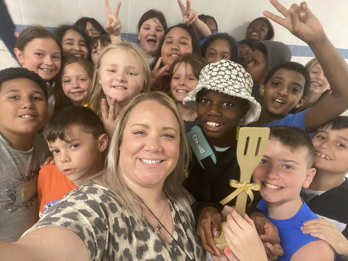 Two time Golden Spatula winners! Thanks to @KatyDuke82 and <a href="/ruthcherryelem/">Ruth Cherry Elementary School</a> for making this fun competition happen! <a href="/RoyseCityISD/">Royse City ISD</a>