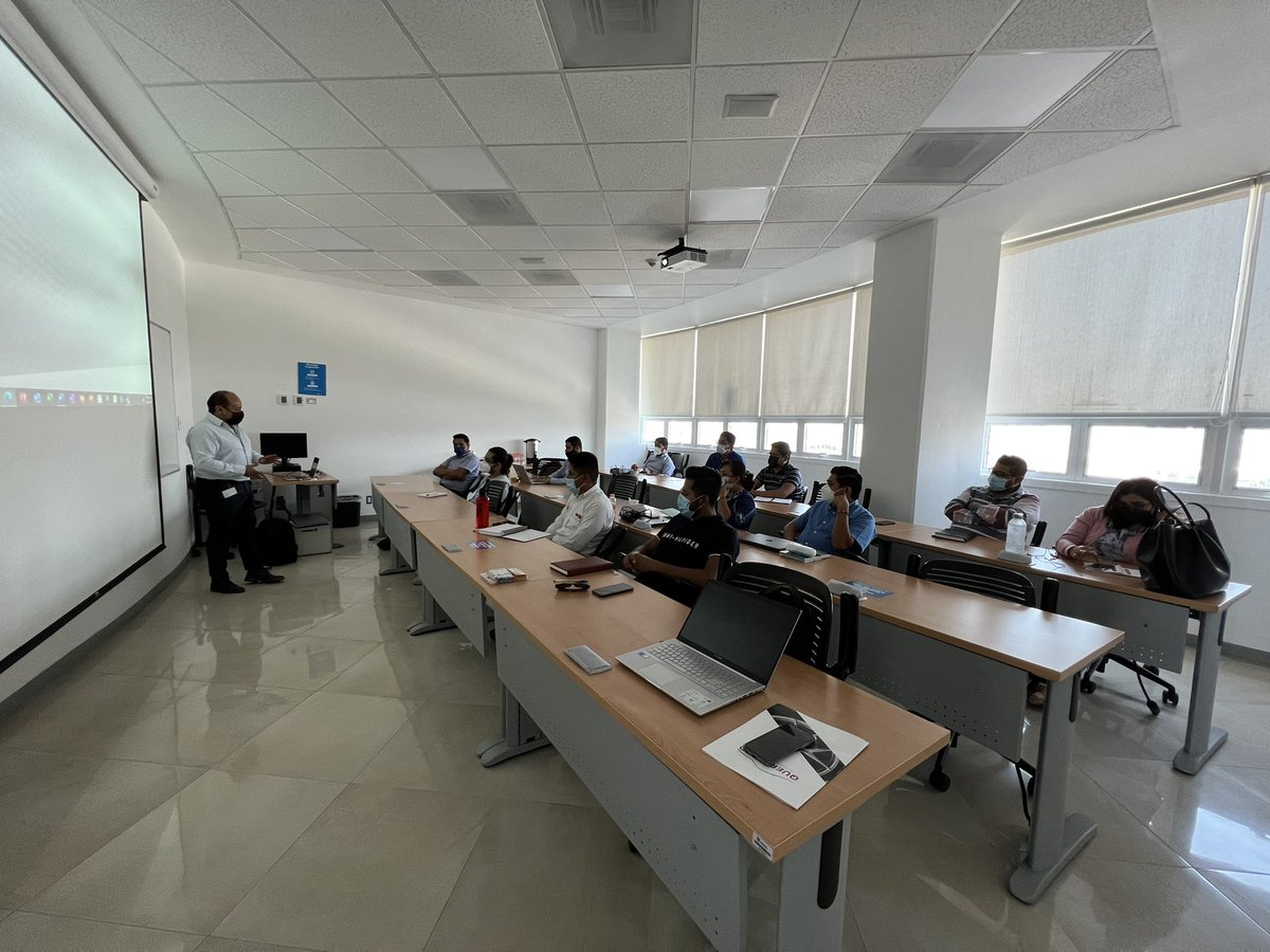 cluster_autoqro's tweet photo. #ExOp La gerencia de mejora continua de @BroseMx imparte curso en Sistemas de Productividad a colegas de otras empresas miembros del @autoqrocluster.
Nuestra esencia es en la colaboración y el apoyo mutuo, a través de vínculos de confianza lograremos un futuro mas brillante. https://t.co/eXhGtYnZTd