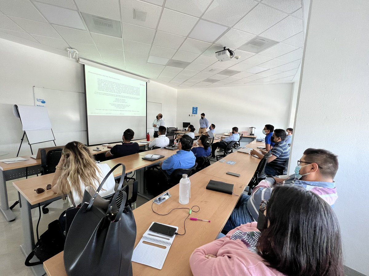 cluster_autoqro's tweet photo. #ExOp La gerencia de mejora continua de @BroseMx imparte curso en Sistemas de Productividad a colegas de otras empresas miembros del @autoqrocluster.
Nuestra esencia es en la colaboración y el apoyo mutuo, a través de vínculos de confianza lograremos un futuro mas brillante. https://t.co/eXhGtYnZTd