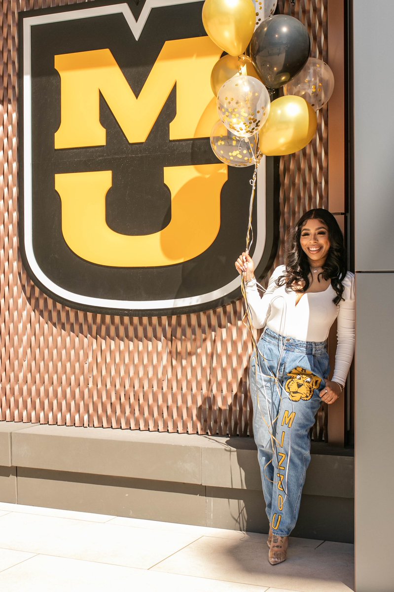 Theyloveyanna's tweet photo. I never dreamed about success, I worked for it✨
•
•
•
May 14th at 12pm 
Iyanna Counts, B.S., Rehabilitation Science - Human Development and Family Science minor and Multicultural Studies certificate https://t.co/yyW985kI7W