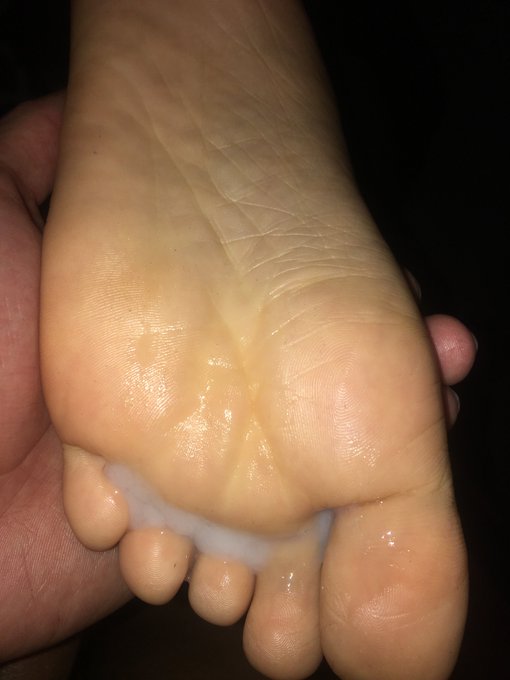 Cum right under her toes 😁💦🦶🏼 https://t.co/yFWiwUTdOw<a href="/tag/footfetish"class="tags"><span>#footfetish</span></a><a href="/tag/feet"class="tags"><span>#feet</span></a><a href="/tag/toes"class="tags"><span>#toes</span></a><a href="/tag/soles"class="tags"><span>#soles</span></a>