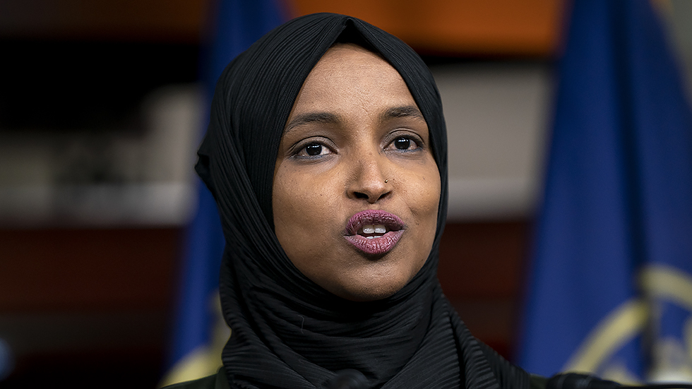 FQ6030UXIAEC4BR.jpg:large