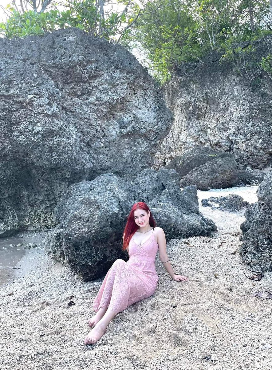 IamCaitlin tweet media