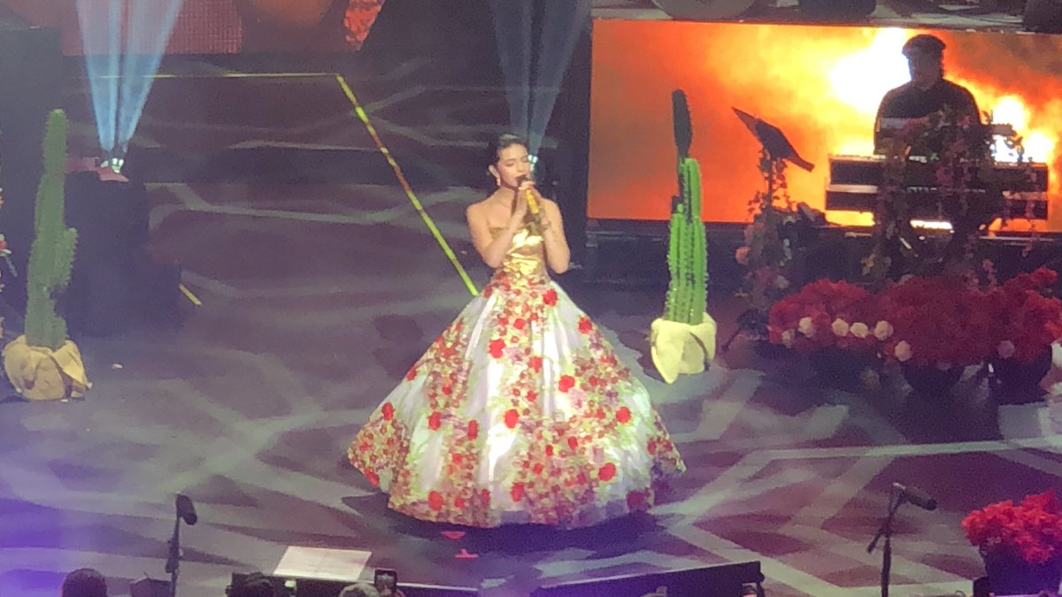 Amazing show <a href="/AngelaAguilar__/">Ángela Aguilar 🇲🇽</a> ❤️🎶🇲🇽 y que orgullo Zacatecano! Ojalá un día pueda visitar el Soyate cuando ande por Zacatecas, MX visitando a mi familia! Bendiciones y mucho éxito! Soy Mexican-American como tu y orgullosa de mi cultura! Que viva LA y Zacatecas!