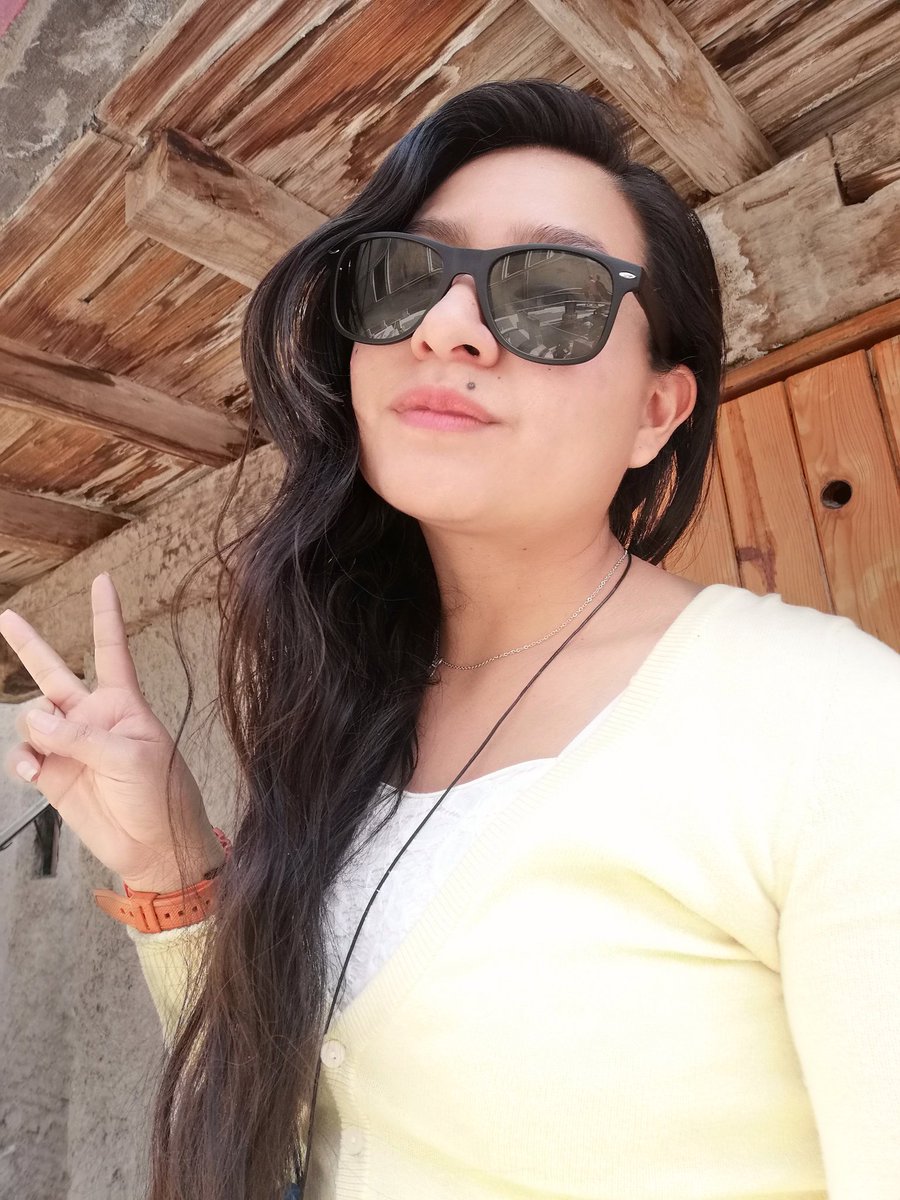 laura_flores115's tweet image. 😎 ¡Hola Mundo! 💻💙🌏 #ChisteDeProgramador