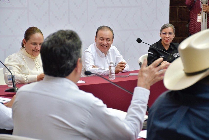 Mantuvimos una reunión de trabajo con alcaldes de #Empalme, #Guaymas, #Cajeme, #Bacum, #SuaquiGrande y #SanIgnacioRioMuerto, para dar revisión a los trabajos y proyectos que en conjunto estamos desarrollando en los municipios. 
1/2