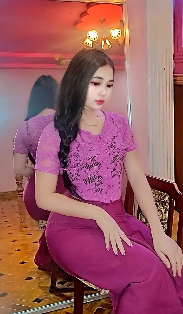 usoehlaingmyint's tweet photo. မြန်မာဆန်တဲ့အလှ 🥰🥰🥰 https://t.co/8kLPJ3Hr5M