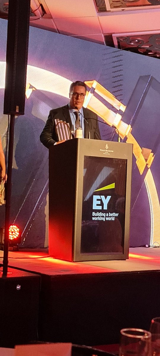 manzanocristina's tweet photo. #AndresJraWerchau ganador del premio categoría emergente @EY_Argentina #EYEntrepreneurOfTheYear #EOYA @MirtaMaglietta https://t.co/krKpuEpwCG