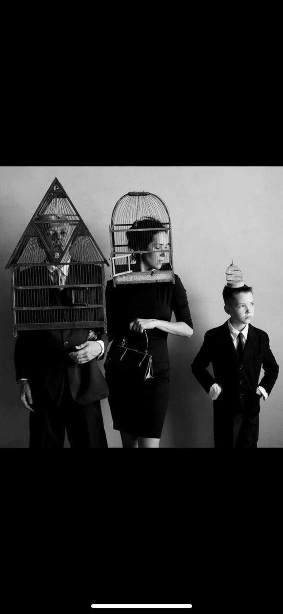 Mishkuw's tweet image. المصور يبي يوصل رسالة من خلال هالصورة، فهل عرفت ماهي الرسالة ؟