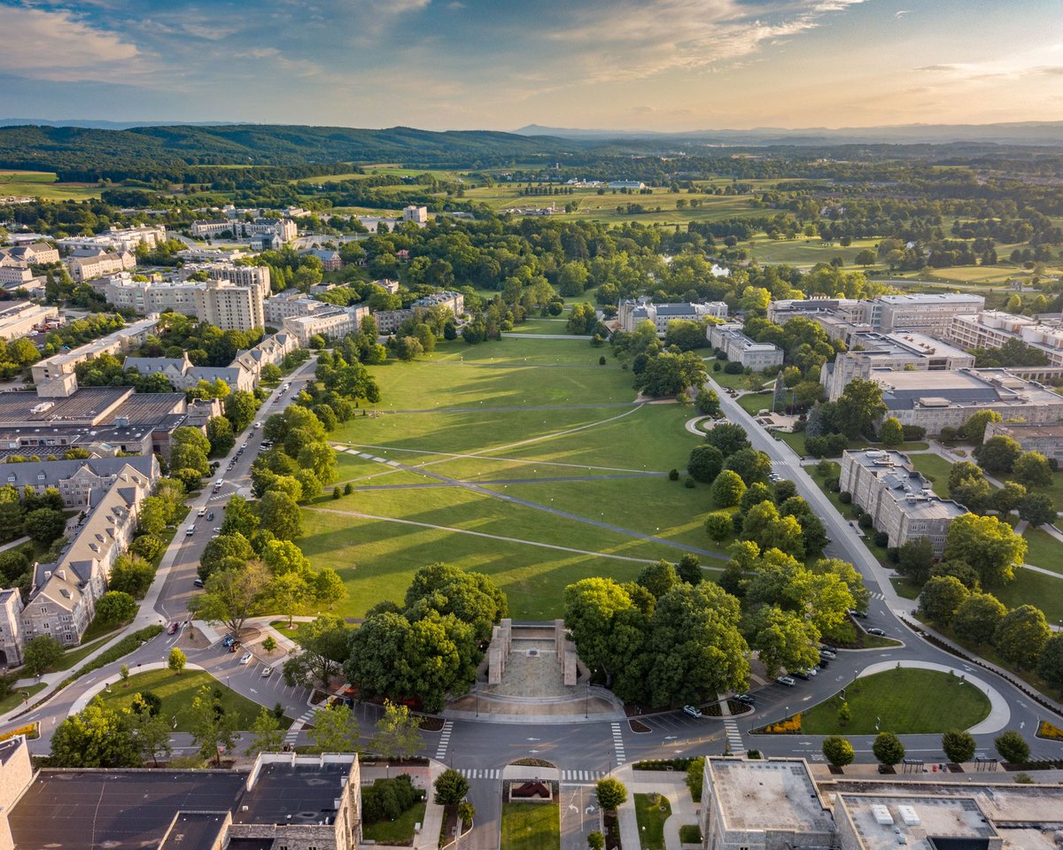 Virginia Tech has one of the most beautiful campuses in America 🇺🇸