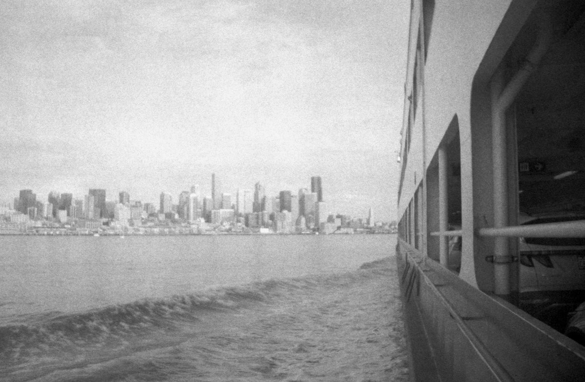 evanmora_'s tweet photo. meet me at the ferry https://t.co/L3cz1DMTEy