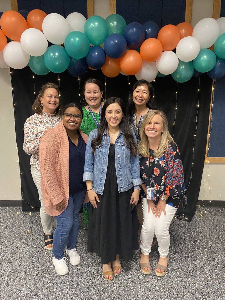Alicedunlap's tweet photo. Welcoming our 6th newbies at WAIS! Great job admin for putting on an incredible orientation celebration. @WAISSBISD #sbisdproud https://t.co/mPnFiODZUs