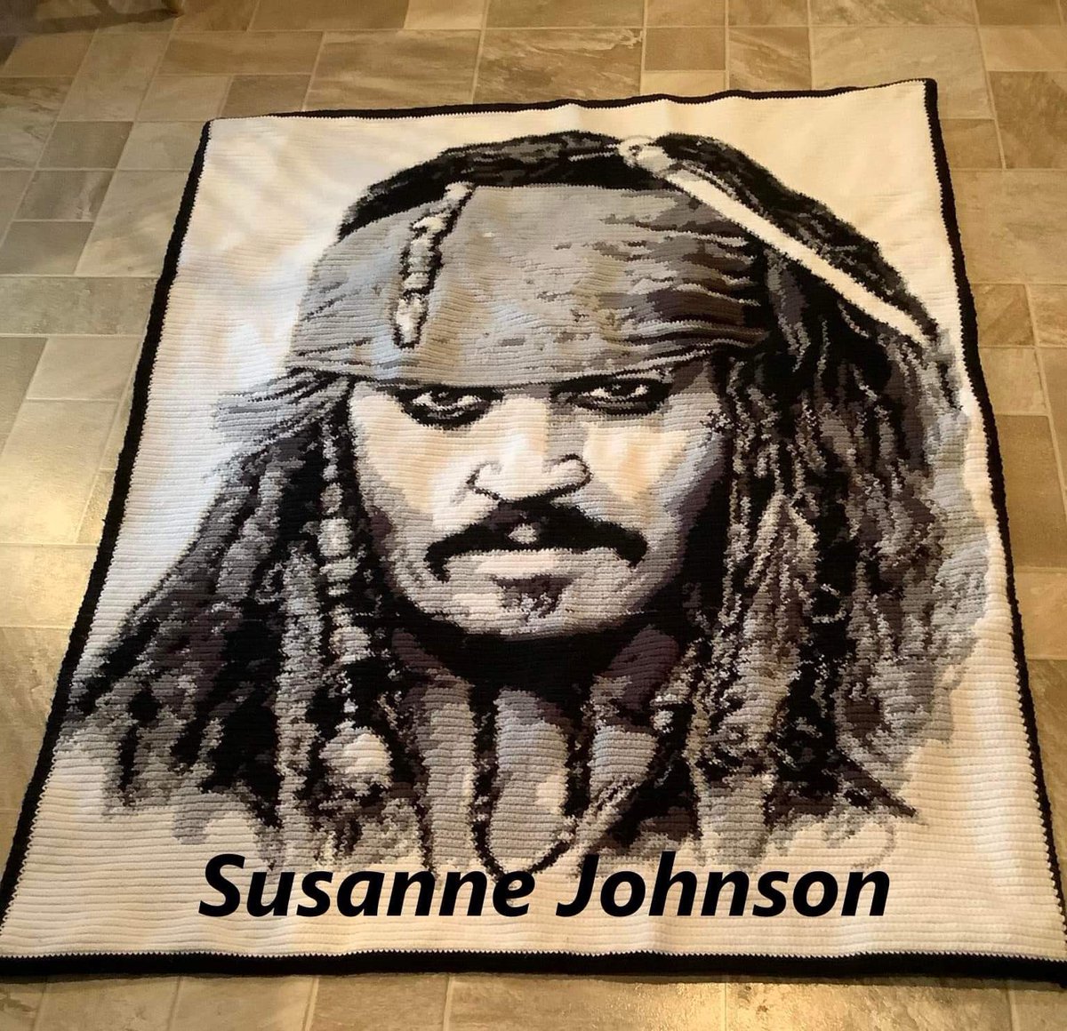 CglGraph's tweet image. CGL Member Suanne Johnson completed this spectaculart design by Designer Joanna Rampton aka The Wooly Duck. 200 by 280 single crochet her final measurement was 48&quot;x60&quot;!  Come on over to the Crochet Graph Lobby to learn how to graphghan or come and join our crochet community!