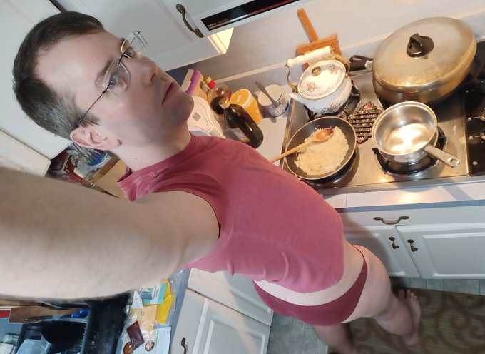 Was resting before having to get ready for work, them made some beef flautas supreme so he has something<a href="/tag/newprofilepic"class="tags"><span>#newprofilepic</span></a>