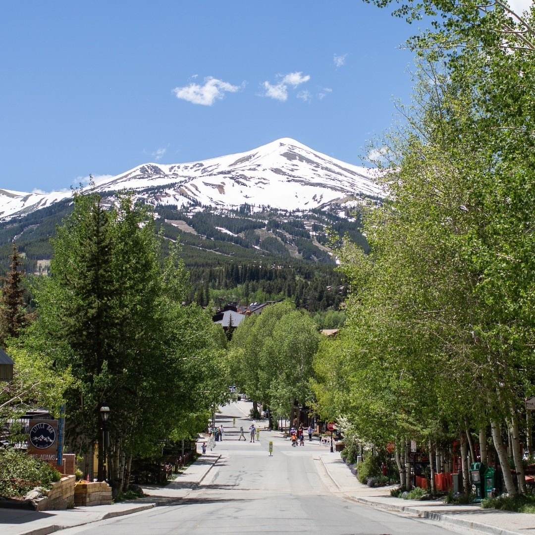 visitbreck's tweet photo. We're looking forward to summer and lodging is booking up fast! Make sure you lock in your summer rental soon...we're here to help you find the best deals and the perfect place for your group.
#VisitBreck https://t.co/TIcQ3K3spA