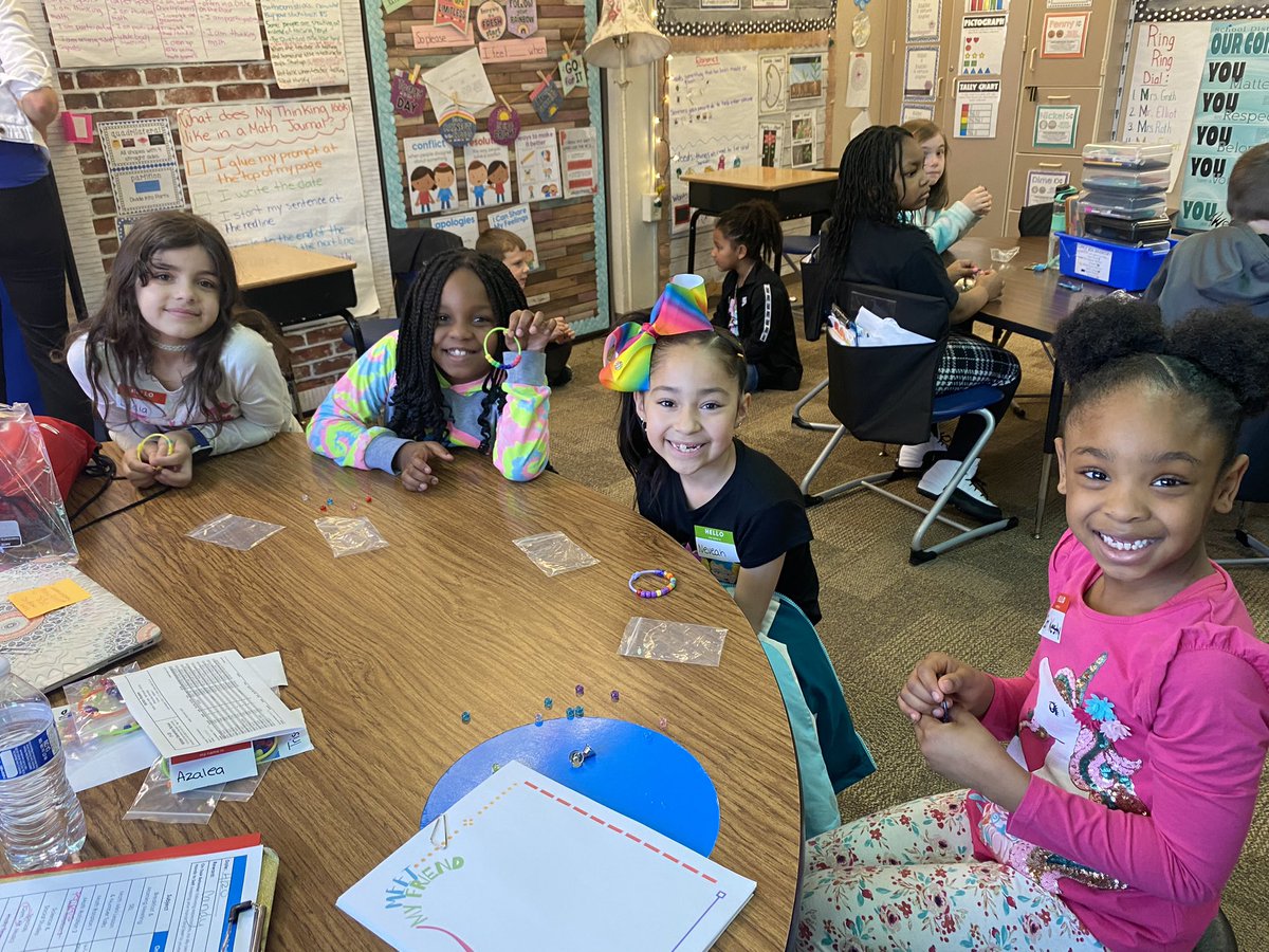 Mrs. Hart tweet media