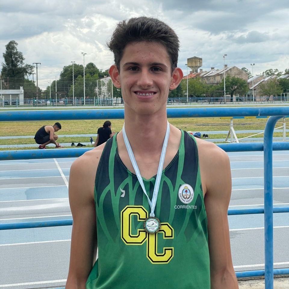 CorrientesCorr4's tweet photo. VALDES, NICOLAS. Competirá en 400m y Posta 4x400 💪🏽🏃🏽 #corrientescorre #atleta #deportista #Corrientes #Argentina #400m #posta4x400 https://t.co/2gZFQsGsmV