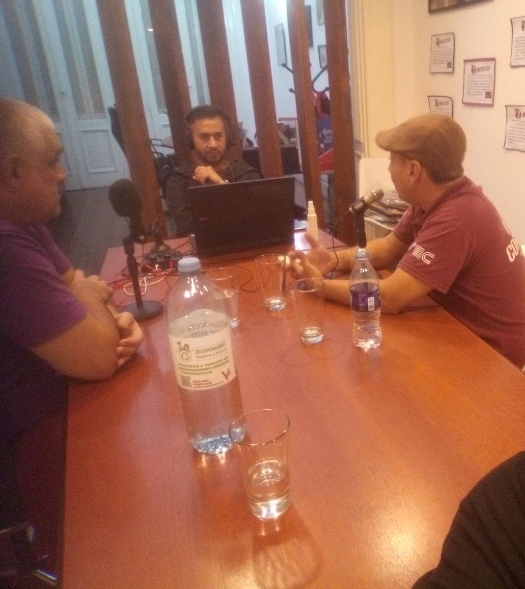 Estuvimos algunos cros de la agrup la nolo en el espacio radial <a href="/lpsargentina/">La Pelota Sindical</a> <a href="/NoloArandagrup/">Agrupación Mercantil Nolo Aranda</a> <a href="/mig_deleg/">Me fui...</a> <a href="/RamonMuerza/">Ramon Muerza</a> <a href="/panahro/">Julieta Fabiano</a> <a href="/diegokam/">diego kamlofsky</a> charlando un poco sobre la realidad que sucede en el sindicato de trabajadores de comercio y su futuro...