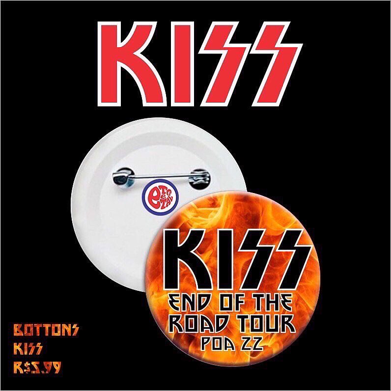 xicoalmeida1991's tweet photo. Tem bottons da última turnê do KISS na #etcetal 💙🤍❤️ https://t.co/DCILunMHPX