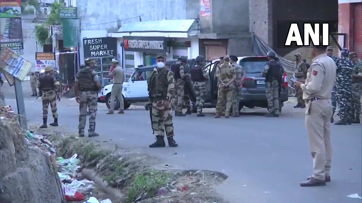 ANI's tweet photo. Jammu &amp; Kashmir | One security force jawan martyred and 4 jawans injured in the encounter in Sunjwan area of Jammu.

Visuals of security forces' deployment deferred by unspecified time https://t.co/JEffOONN11