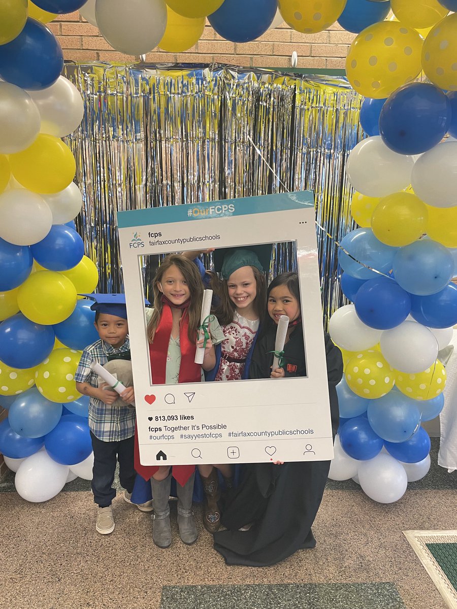 Future FCPS grads and AVID Signing Night tradition #ourfcps #iamavid <a href="/Twain_DSS/">Steve Fitzgerald</a> <a href="/AVID4College/">AVID</a> <a href="/FCPSR3/">FCPS Region 3</a> <a href="/Region4FCPS/">Region 4</a>