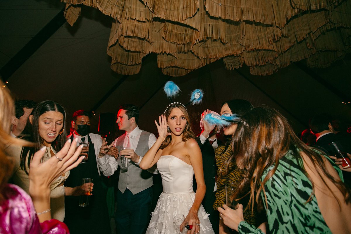 RaquelFam's tweet photo. Me embolo mi boda https://t.co/OcPKfZHMsy