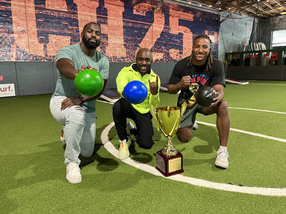 The defending champ? @JustinqReid’s team. But the trophy will be even bigger this yr! We expect fierce competition from the teams of @Merci380 @ChesterPitts @airswoopes22!! Saturday’s charity dodgeball event info: click2houston.com/houston-life/2… @KPRC2JoeSam #charity #Houstoncharity